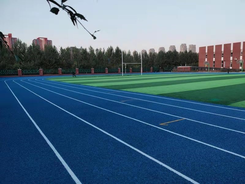 學(xué)校各類地面當屬塑膠運動地面安全性能好_沈陽塑膠運動地面廠家
